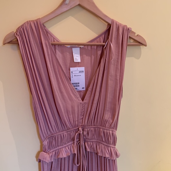 Pretty Pink Dress 🎀 - Picture 2 of 4